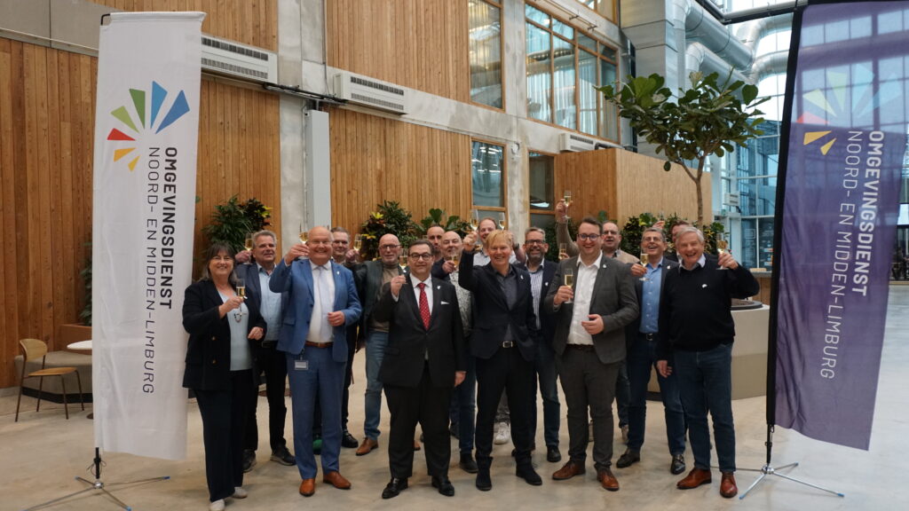 Afbeelding van bestuurders en directeur van de ODNML